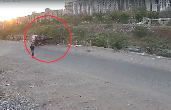 scorpio car falls into canal 