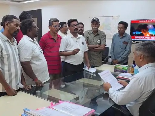nadiad outsourcing sanitation workers