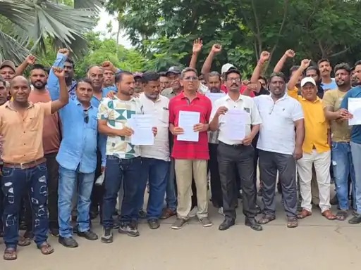nadiad outsourcing sanitation workers
