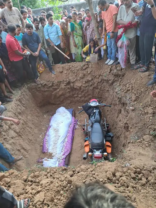 uttarsanda bike funeral