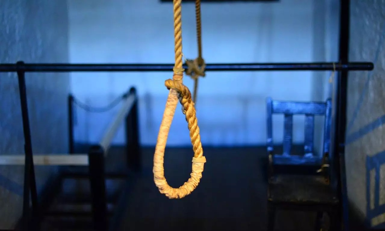 suicide in tapi news
