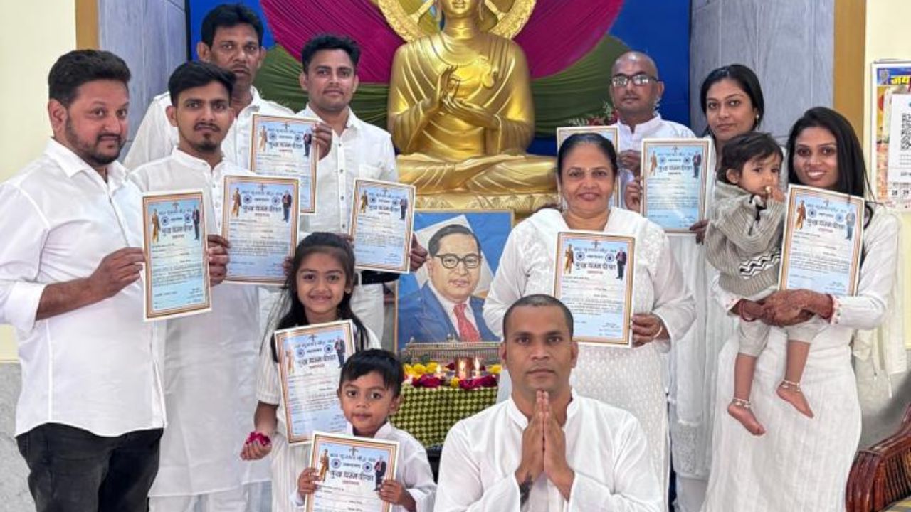Vadodara 14 people embraced Buddhism renounced Hinduism