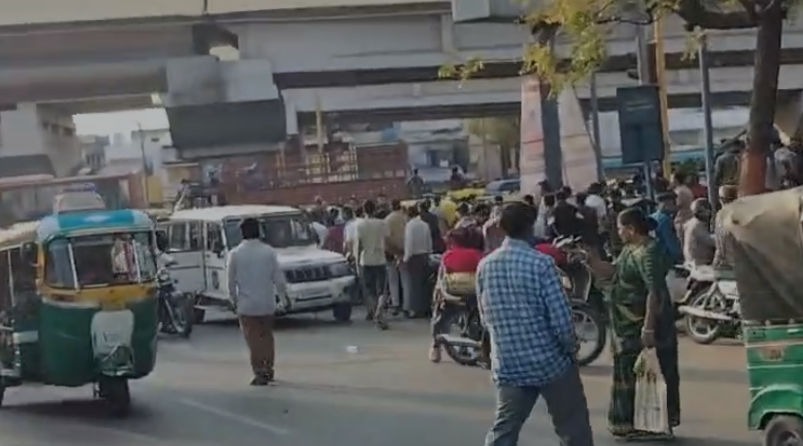 Bajrang Dal beat up muslim