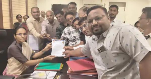 Demand to confer Bharat Ratna on Phule couple