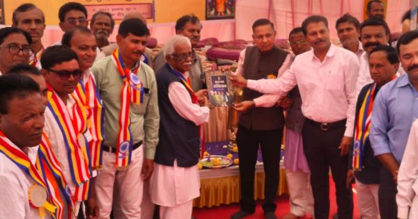 Somnath Bhagwanbhai Solanki Group Marriage Constitution Gift