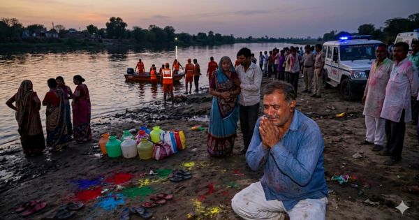 How many people died during Holi-Dhuleti in Gujarat