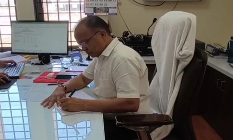 Umargams Mamlatdar commits suicide