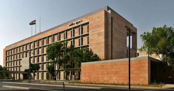 gujarat sc commision